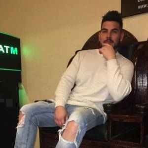 Meet your Posher, Derek